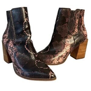 Steve Madden 8.5 Acton Chelsea Ankle Boot Snakeskin Pointed Toe Chunky Wood Heel